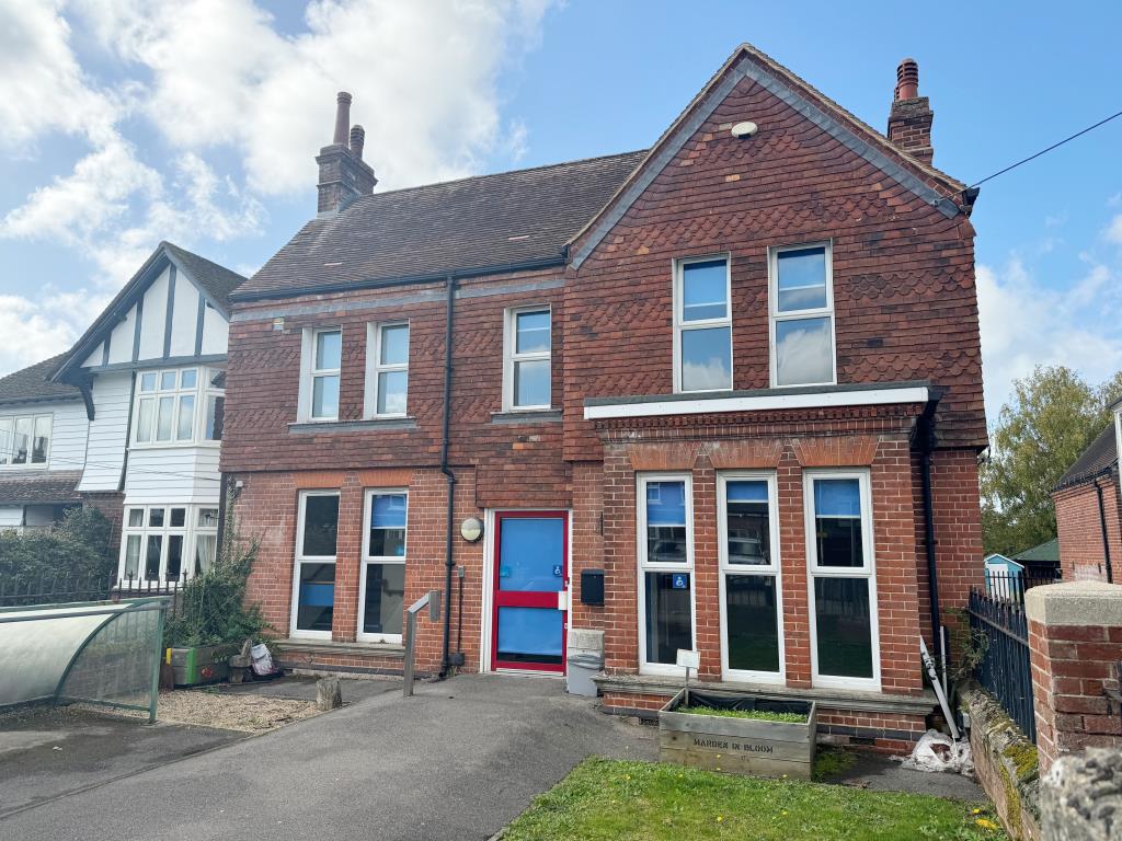 Lot: 68 - DETACHED FREEHOLD PROPERTY WITH POTENTIAL - Front of property